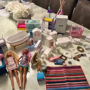Brand New Dollhouse Furniture with 2 barbies